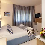 Nocleg ze śniadaniem Yourhome - Maison Nonna Anna 4*