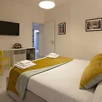 Nocleg ze śniadaniem Yourhome - Maison Nonna Anna 4*