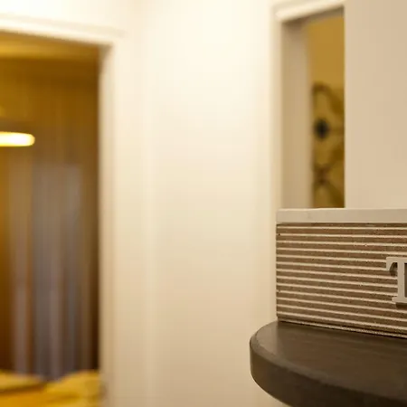 Nocleg ze śniadaniem Yourhome - Maison Nonna Anna 4*