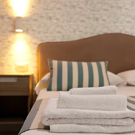 Nocleg ze śniadaniem Yourhome - Maison Nonna Anna 4*